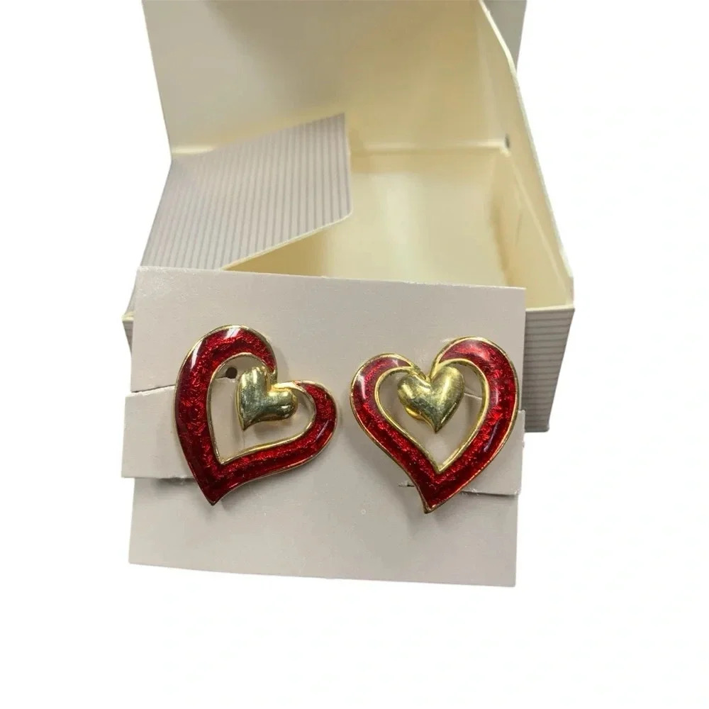 Avon double Heart clip  Earrings red and goldtone vintage 1989 NIB